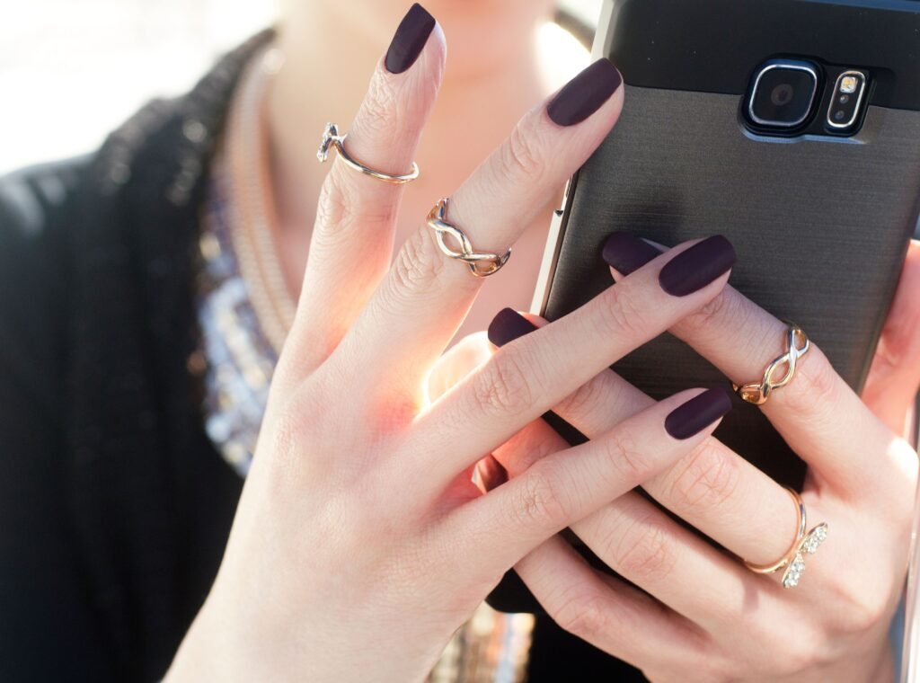 Best Acrylic Stick-On Nails in India