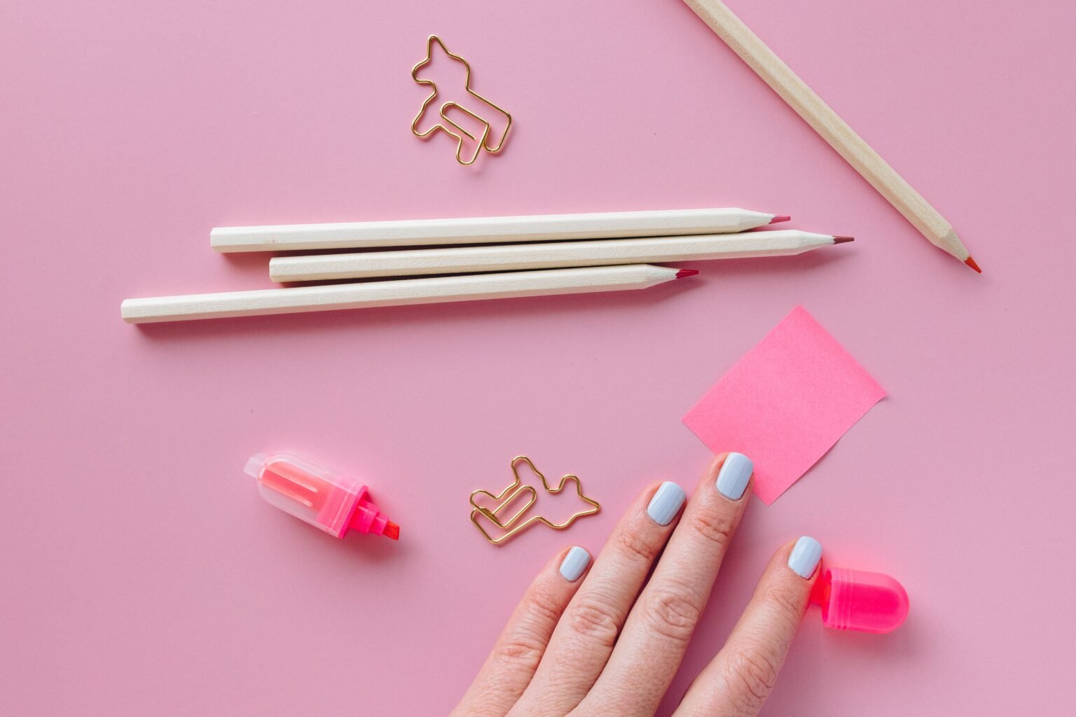 How Long Do Acrylic Stick-On Nails Last? (Honest Guide)